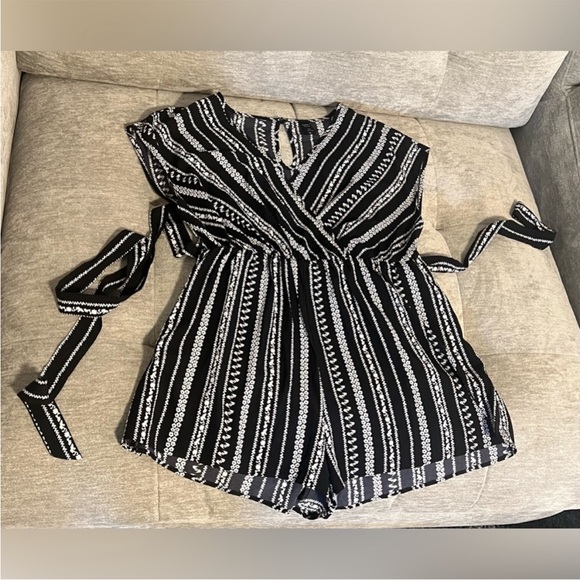 Emory Rose jumper, EUC - Picture 4 of 6